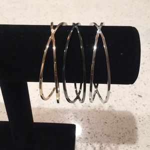 Three’s Company bracelet set